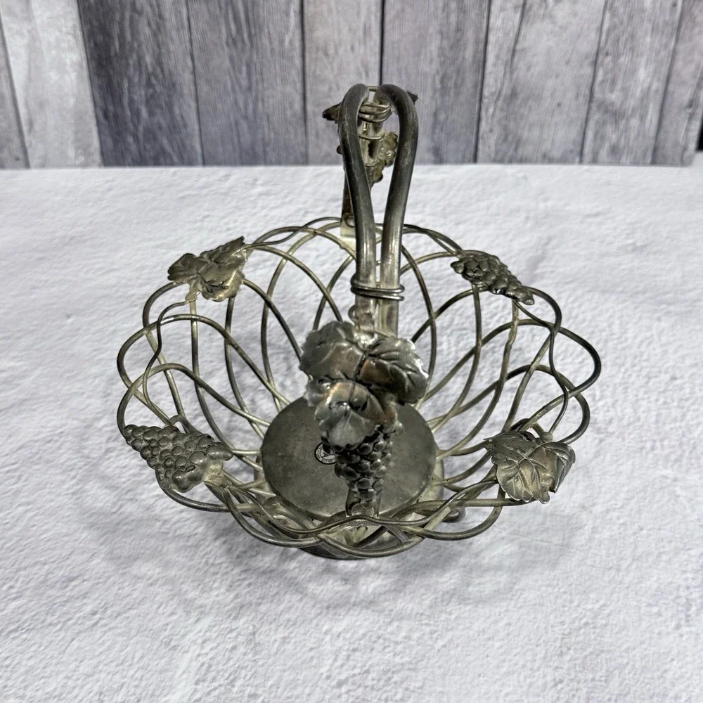 Vintage Godinger Silver Art Co. Silverplated Grape & Leaf basket